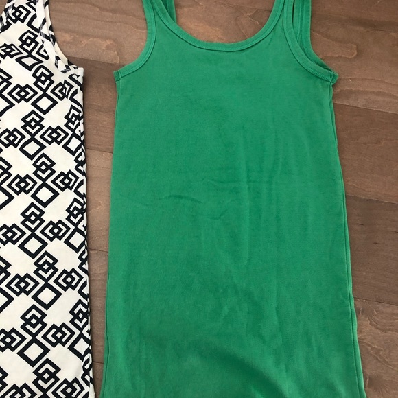 BUNDLE of Banana Republic Tank Tops in XS Petite in Green and Black and White - Picture 10 of 16